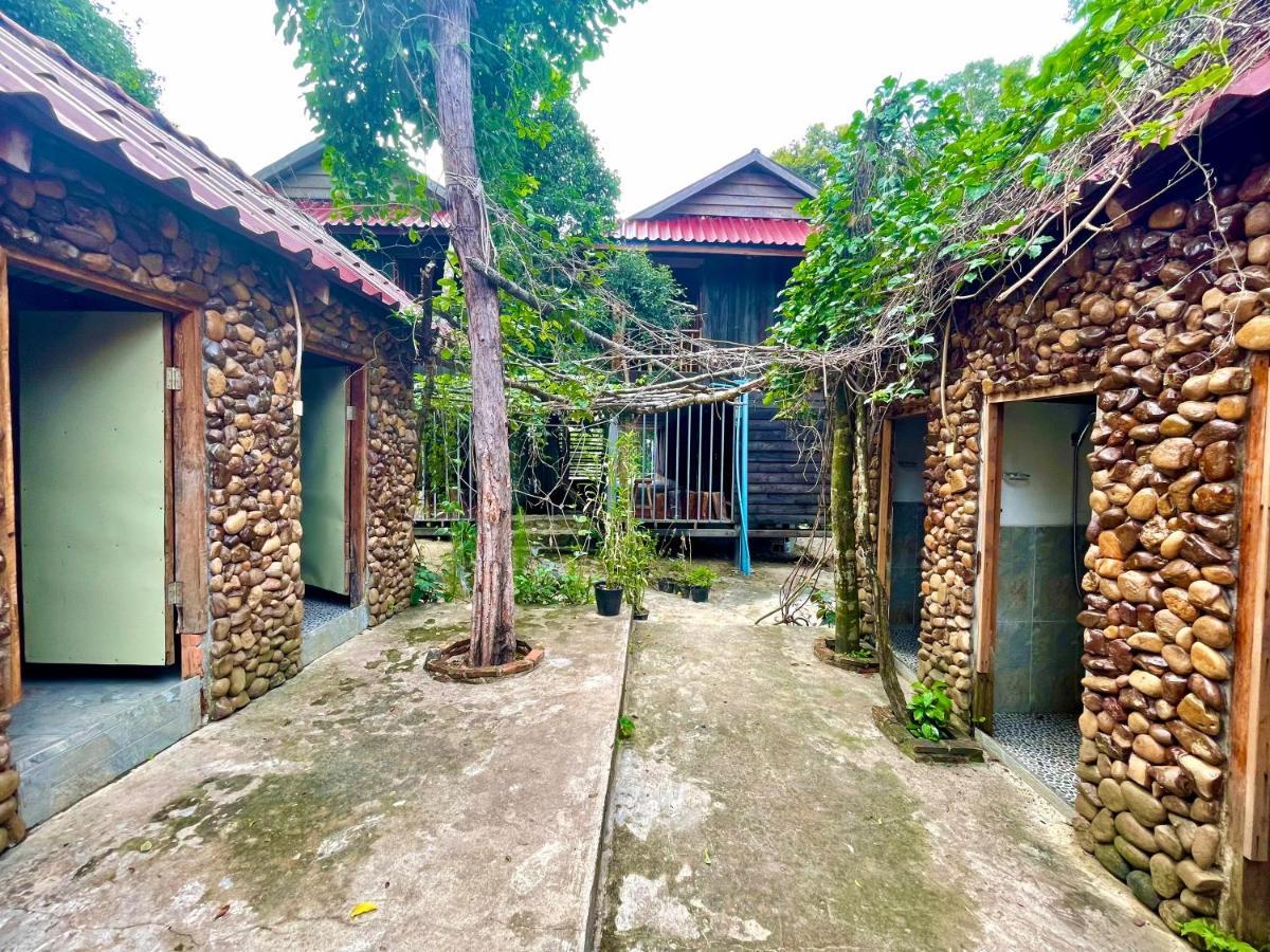 The Cliff Hostel, M'Pay Bay Koh Rong Sanloem Esterno foto