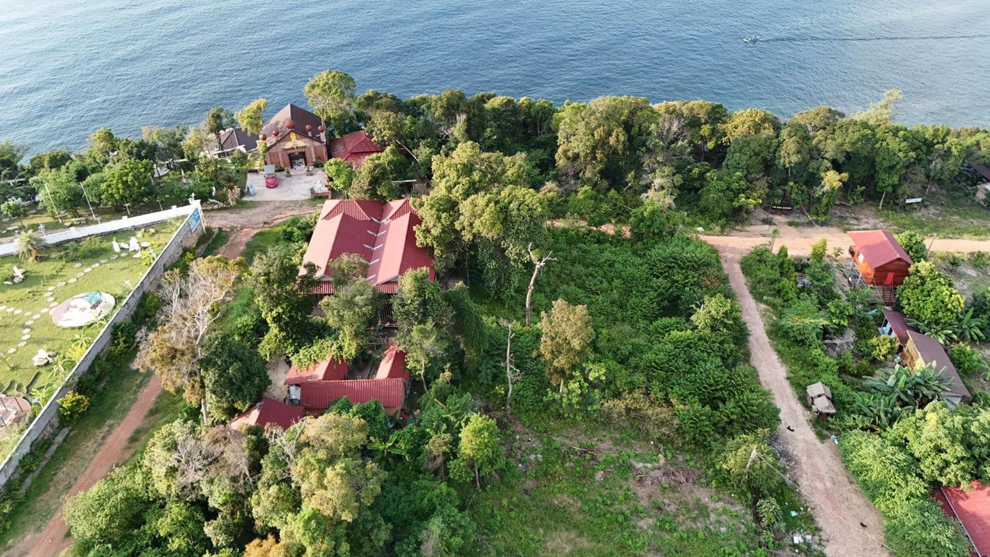 The Cliff Hostel, M'Pay Bay Koh Rong Sanloem Esterno foto